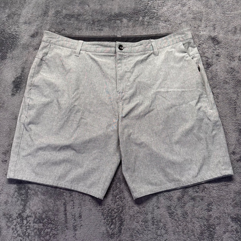 Vuori Aim Shorts Mens 38 Grey Heathered Stretch Performance Golf Casual V368